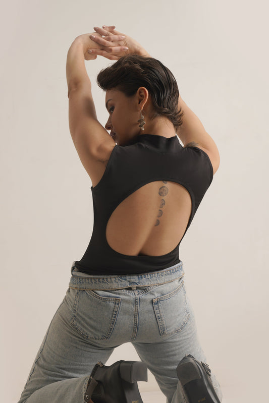 Its Backless! Top